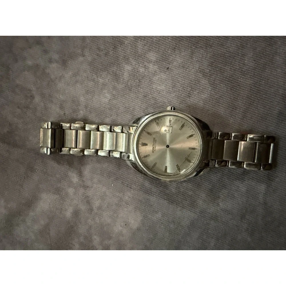 This Kenneth Cole Reaction Watch Men for Parts Or Repair